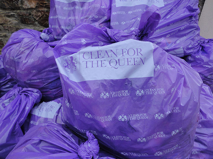 2016-03-12-clean-for-the-queen-rubbish-collected